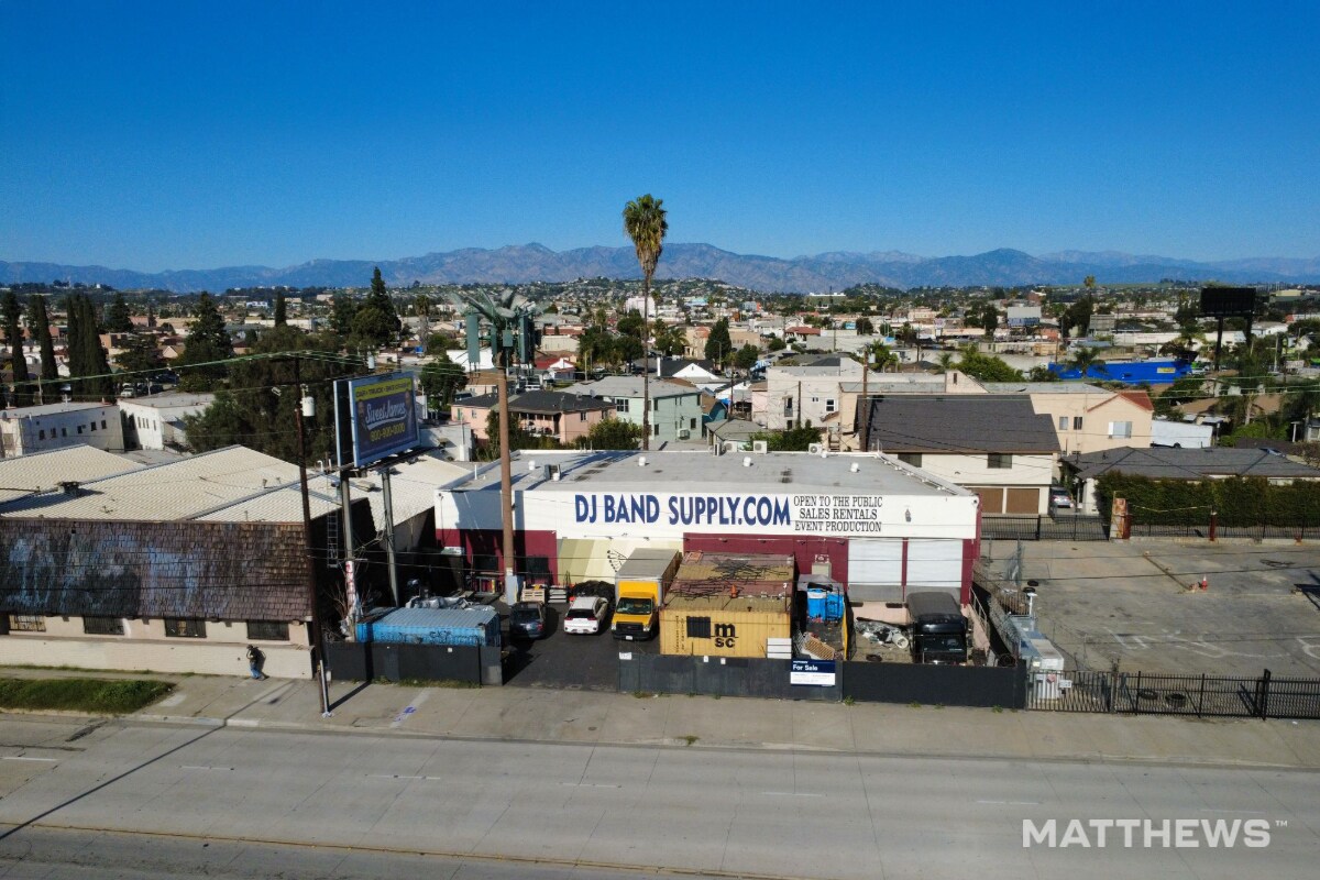 5125 Telegraph Rd, East Los Angeles, CA à vendre Photo de l’immeuble– Image 1 sur 6