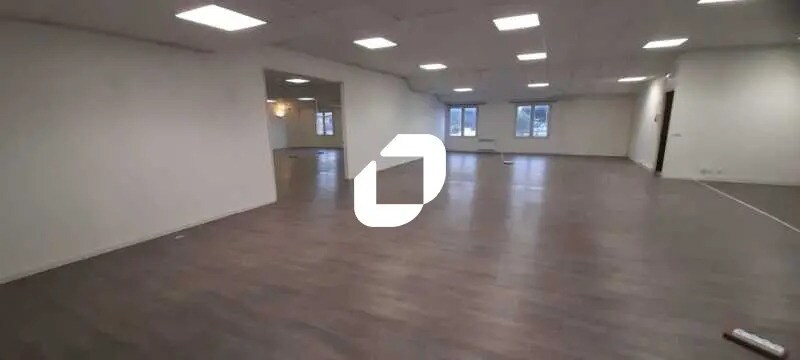 Bureau dans Eysines à louer - Photo de l’immeuble – Image 3 sur 4