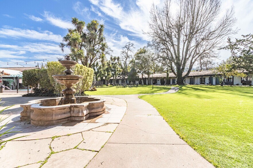 250 Entrada Dr, Novato, CA à louer - Photo de l’immeuble – Image 3 sur 15