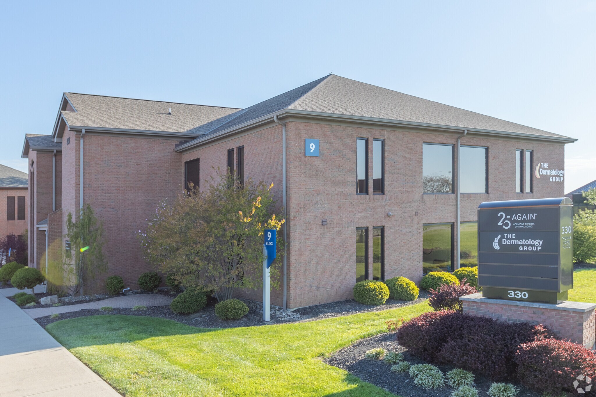 330 Thomas More Pky, Crestview Hills, KY à louer Photo principale– Image 1 sur 4