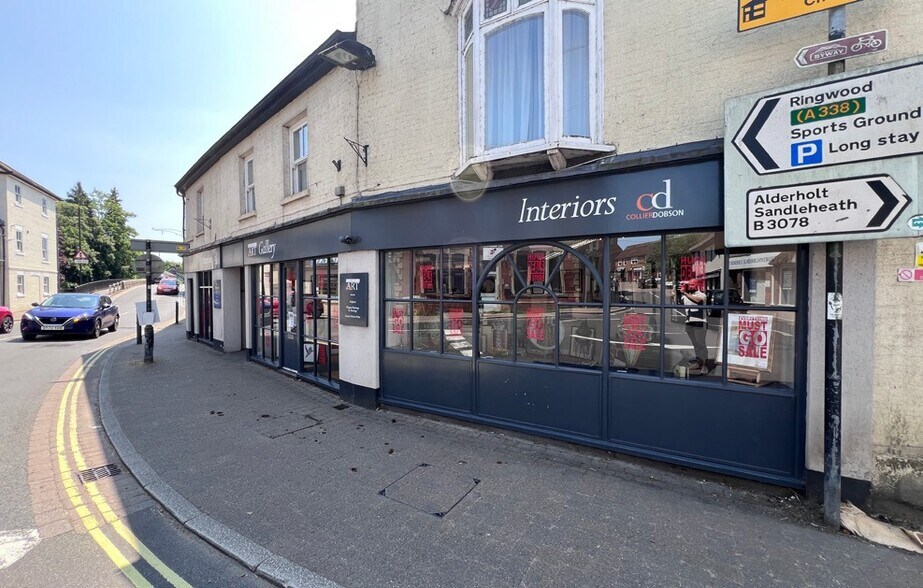2-6 Bridge St, Fordingbridge à louer - Photo de l’immeuble – Image 3 sur 3