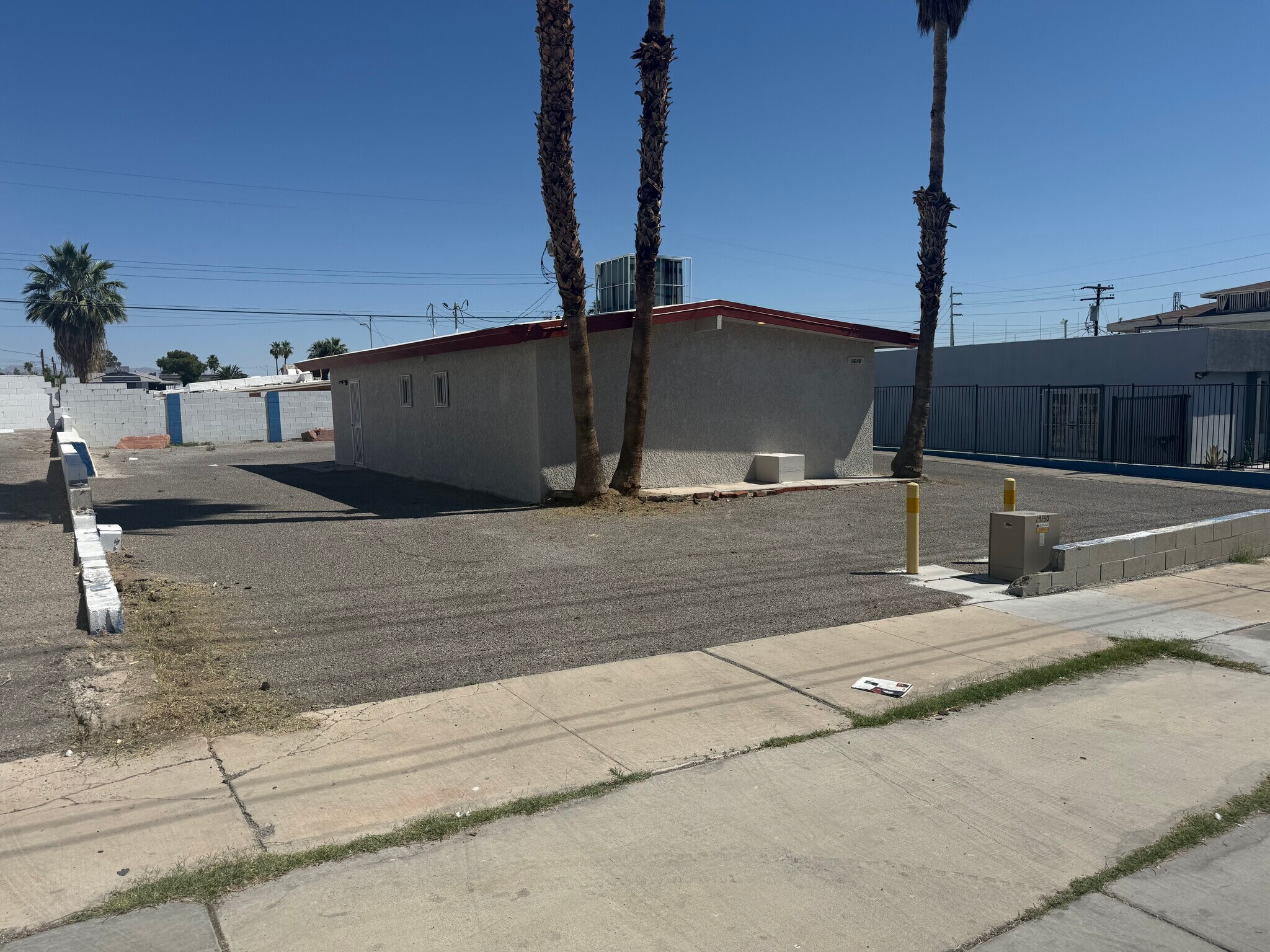 1610 E Sahara Ave, Las Vegas, NV à vendre Photo principale– Image 1 sur 19