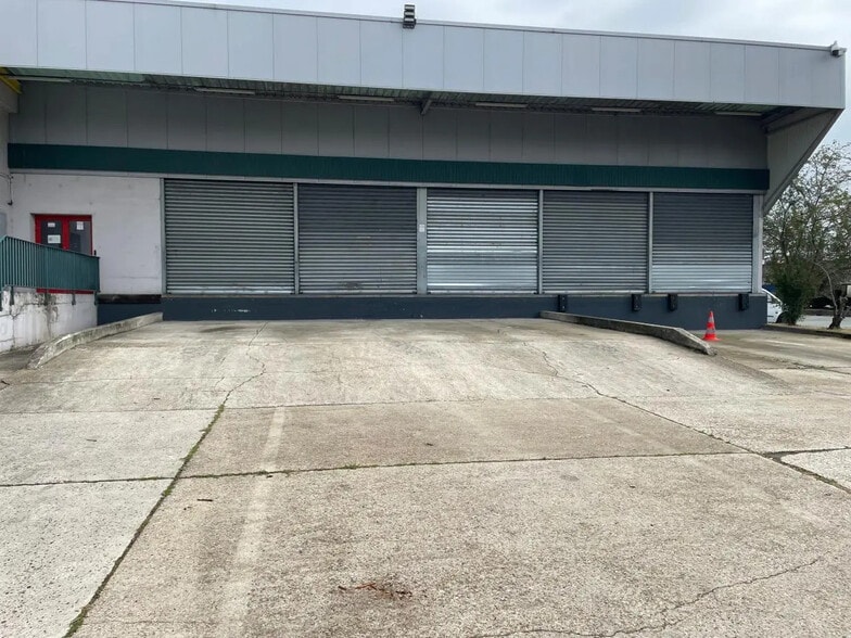 Local d’activités dans Aulnay-Sous-Bois à louer - Photo de l’immeuble – Image 3 sur 4