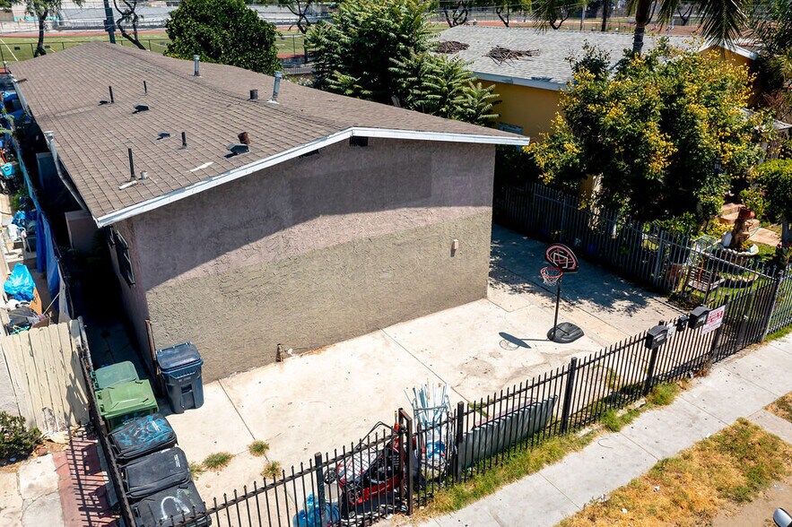 1159 E 64th St, Los Angeles, CA à vendre - Photo de l’immeuble – Image 3 sur 11