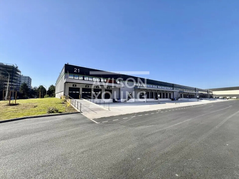Local d’activités dans Aulnay-sous-Bois à louer - Photo de l’immeuble – Image 2 sur 14