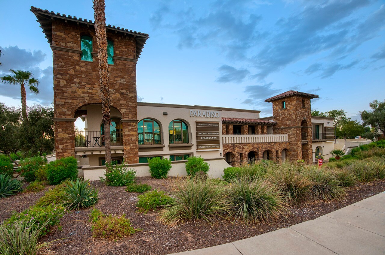 11000 N Scottsdale Rd, Scottsdale, AZ à louer Photo principale– Image 1 sur 11