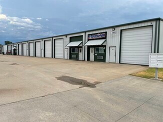Plus de détails pour 520 S Cedar St, Owasso, OK - Industriel/Logistique à louer