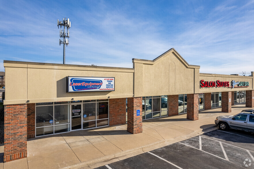 1711 W Battlefield St, Springfield, MO à louer - Photo de l’immeuble – Image 3 sur 6