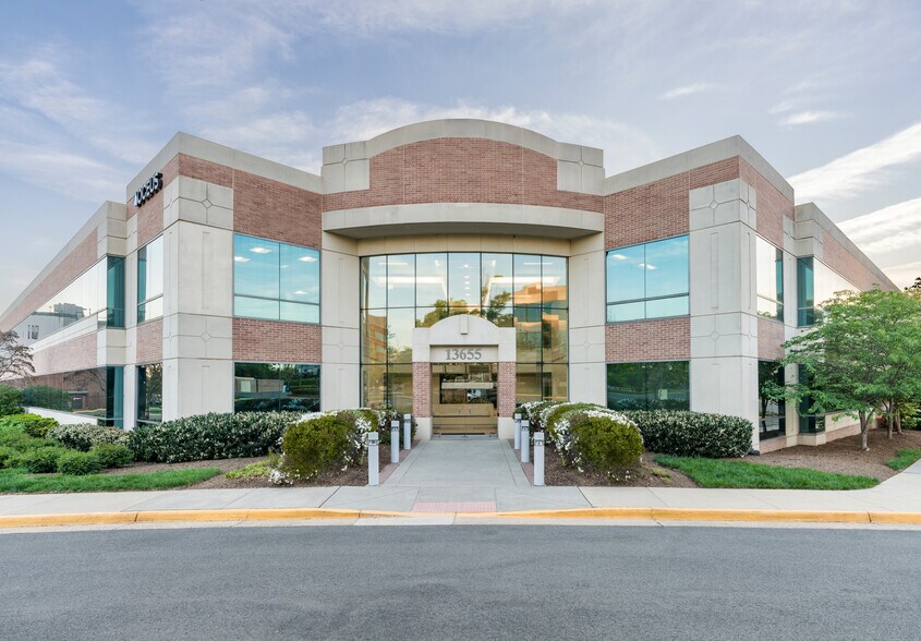 13655 Dulles Technology Dr, Herndon, VA à louer - Photo principale – Image 1 sur 5