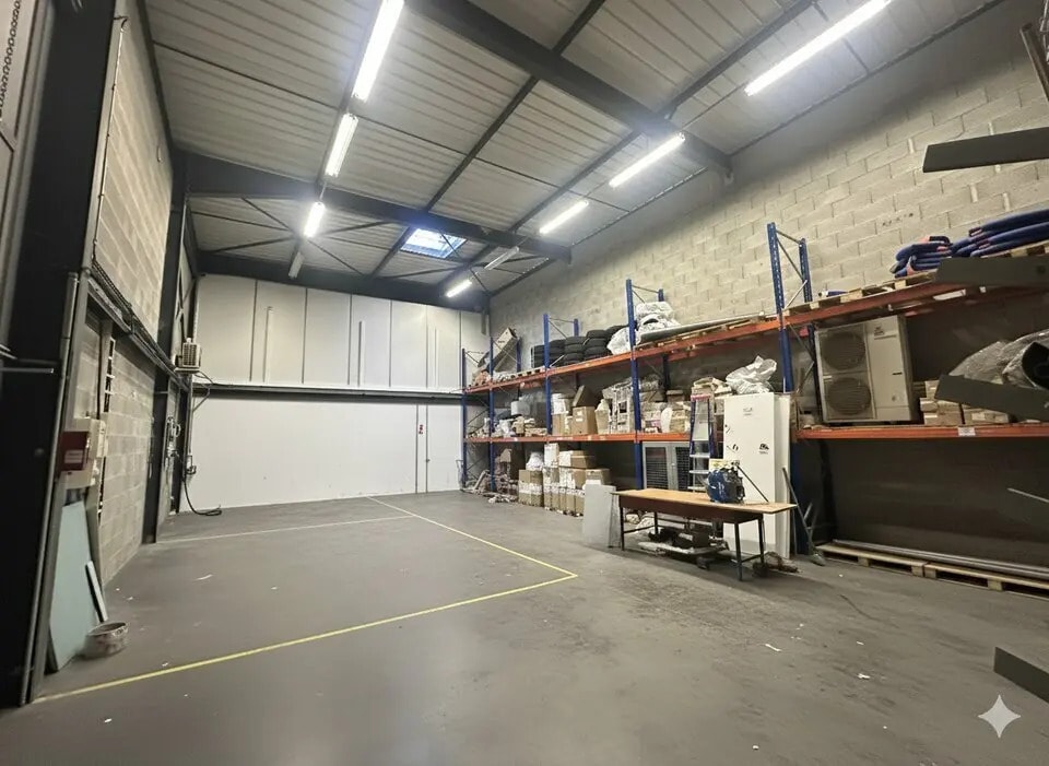 Local d’activités dans SAINT-MARTIN-D'HERES à louer Photo de l’immeuble– Image 1 sur 5