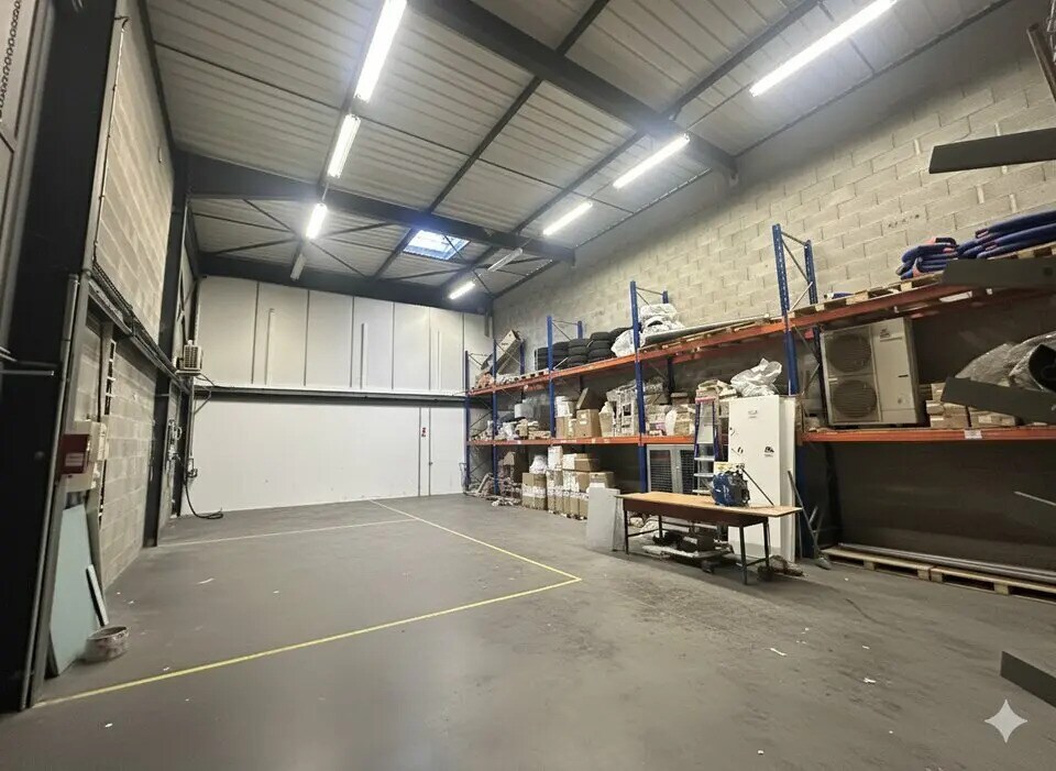 Local d’activités dans SAINT-MARTIN-D'HERES à louer Photo principale– Image 1 sur 8