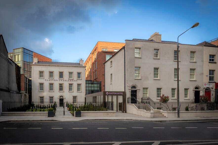 Services hôteliers dans Charlemont Street St, Dublin à vendre - Photo principale – Image 1 sur 4
