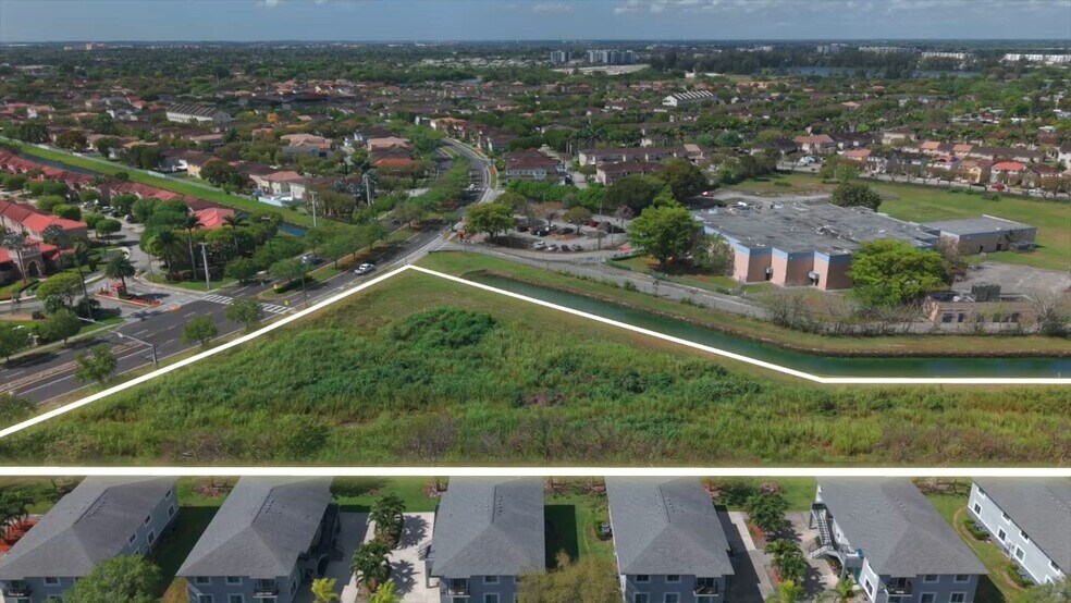 SW 272 ST, Naranja, FL à vendre - Vidéo sur l’annonce professionnelle – Image 2 sur 12