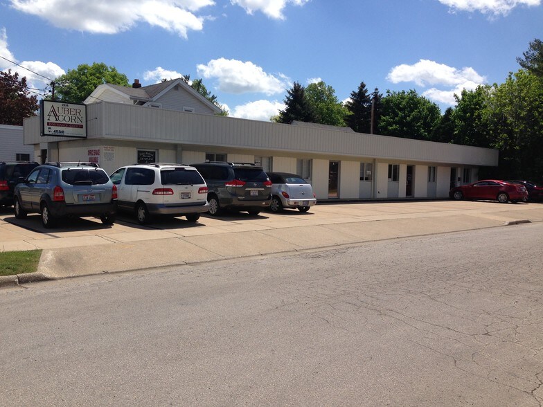 2034 Schiller Ave, Cuyahoga Falls, OH à louer - Photo de l’immeuble – Image 3 sur 4