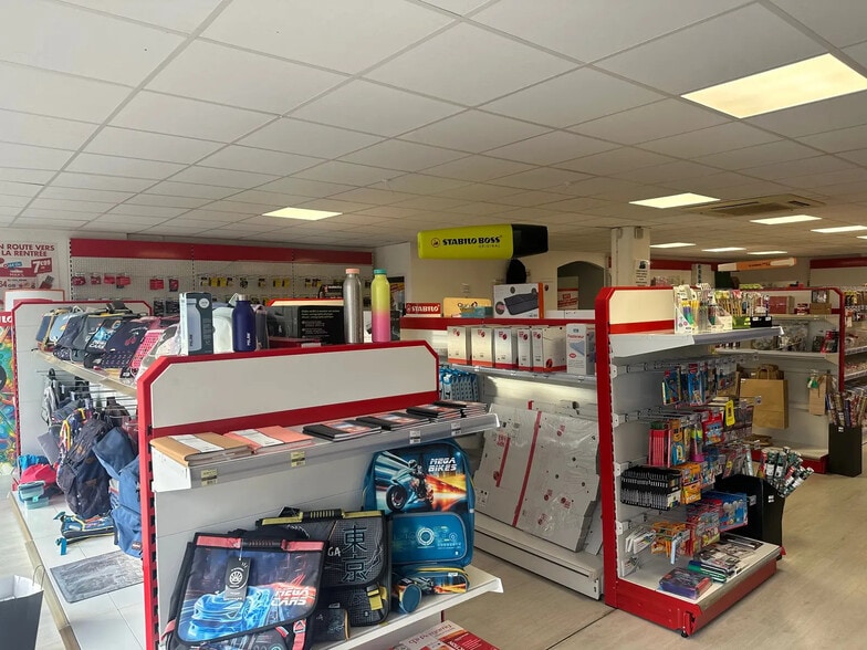 Local commercial dans Istres à louer - Photo intérieure – Image 1 sur 7