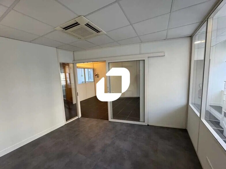 Bureau dans Vanves à louer - Photo de l’immeuble – Image 1 sur 12