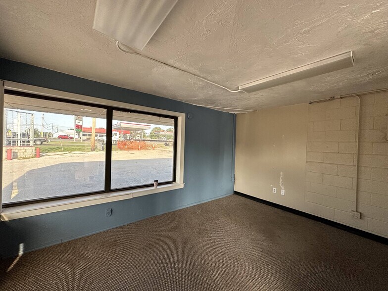 110 W Carl Hubbell Blvd, Meeker, OK à vendre - Photo de l’immeuble – Image 3 sur 17