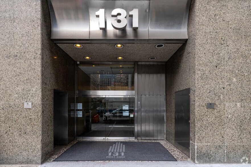 131 W 33rd St, New York, NY à louer - Photo de l’immeuble – Image 2 sur 10