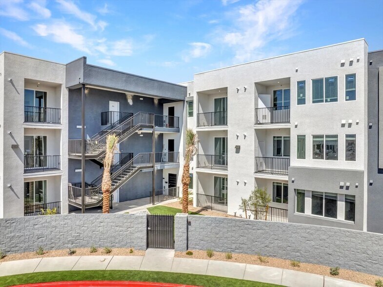 4846 S Jones Blvd, Las Vegas, NV à vendre - Photo de l’immeuble – Image 3 sur 20