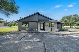 Plus de détails pour 117 Commerce Ave, Boerne, TX - Local d’activités à vendre