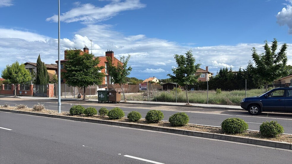 Terrain dans Aldeamayor de San Martín, Valladolid à vendre - Photo de l’immeuble – Image 1 sur 22
