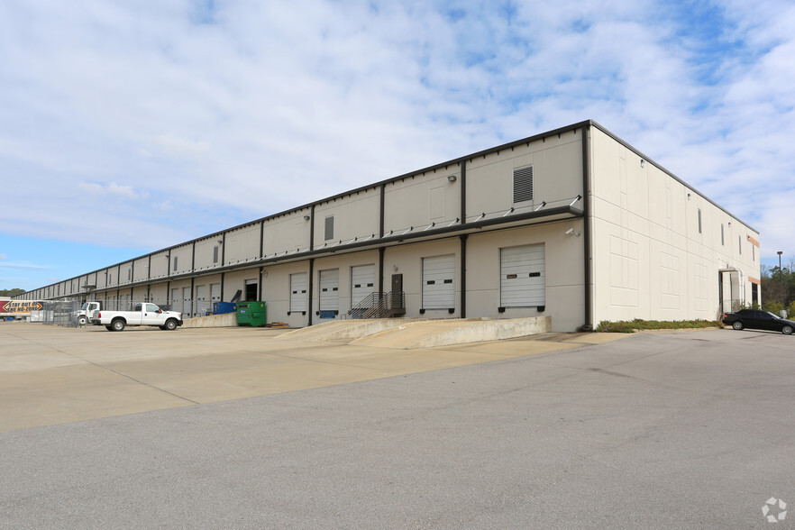 5551 Parkwest Dr, Bessemer, AL à louer - Photo de l’immeuble – Image 2 sur 11