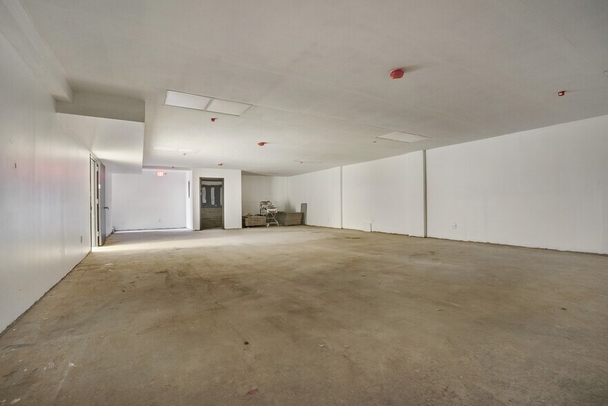 2230-2234 Kimball St, Brooklyn, NY à louer - Photo intérieure – Image 2 sur 3
