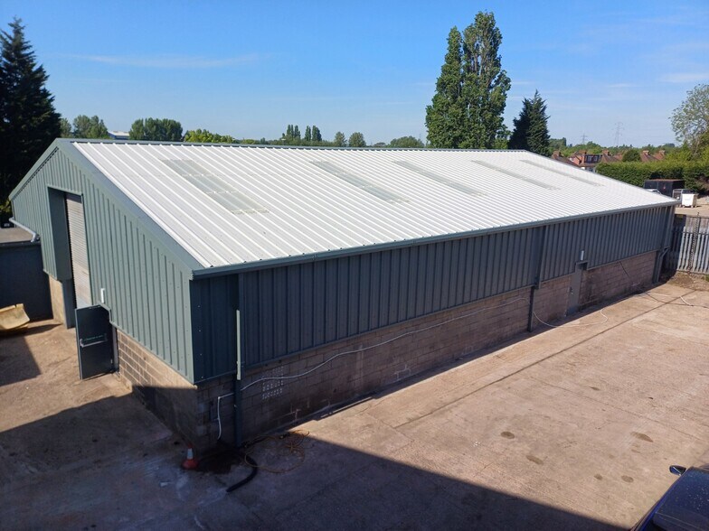 Bentley Mill Way, Walsall à louer - Photo principale – Image 1 sur 3