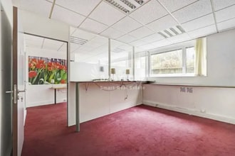 171 Ter Avenue Charles De Gaulle, Neuilly-Sur-Seine à louer Photo intérieure– Image 1 sur 2