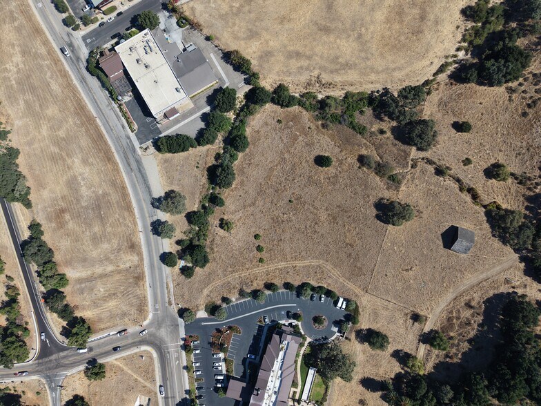 610 McMurray Rd, Buellton, CA à vendre - Photo de l’immeuble – Image 3 sur 9