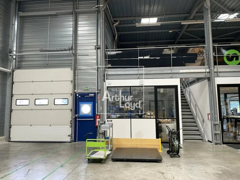 Bureau dans Chilly-Mazarin à louer - Photo intérieure – Image 3 sur 6