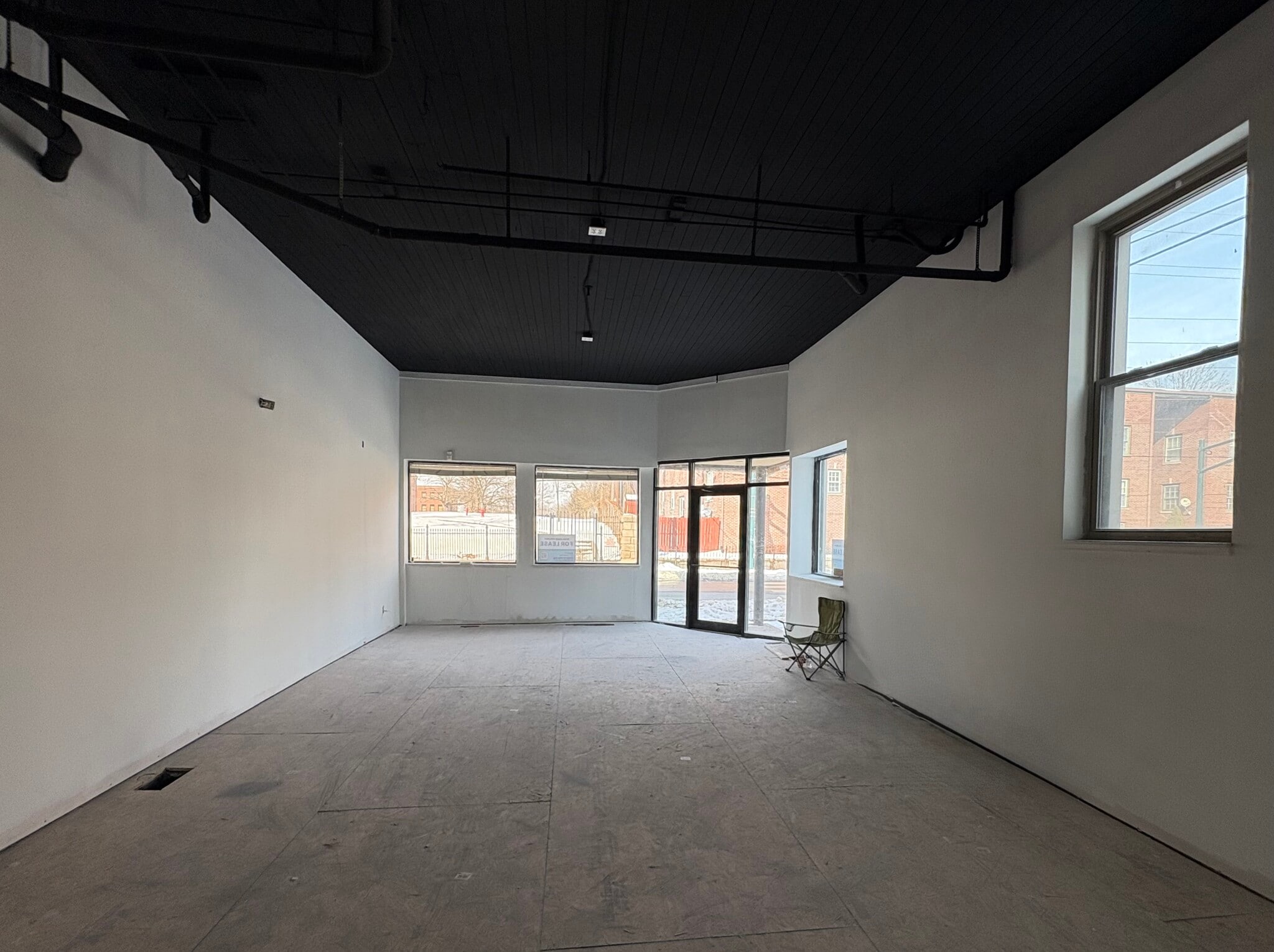 1641 E Michigan St, Indianapolis, IN à louer Photo intérieure– Image 1 sur 8