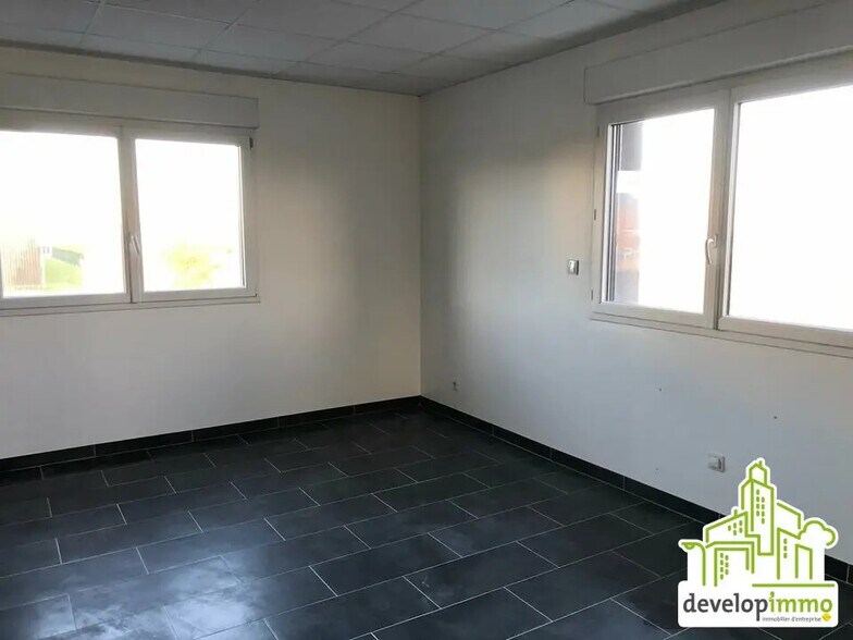 Bureau dans Bourguébus à louer - Photo intérieure – Image 3 sur 6