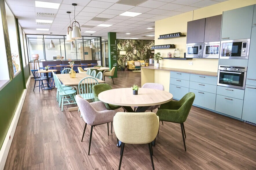 3 Boulevard Des Bouvets, Nanterre à louer - Photo de l’immeuble – Image 3 sur 5