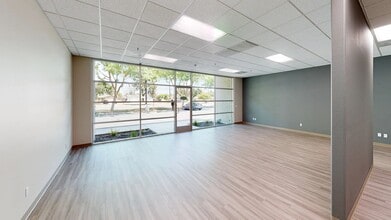 5850 E Shields Ave, Fresno, CA à louer Photo intérieure– Image 1 sur 5