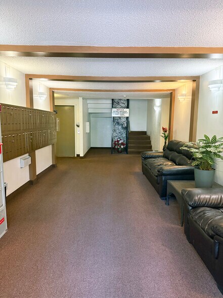 21387 Dewdney Trunk Rd, Maple Ridge, BC à vendre - Photo intérieure – Image 2 sur 10