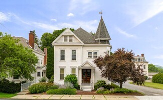 Plus de détails pour 437 E Allen St, Hudson, NY - Bureau à vendre