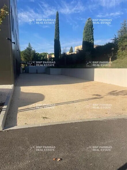 585 Rue De La Croix Verte, Montpellier à louer - Photo de l’immeuble – Image 3 sur 15