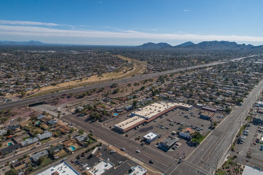 3215 E Thunderbird Rd, Phoenix, AZ à louer - Photo principale – Image 1 sur 13