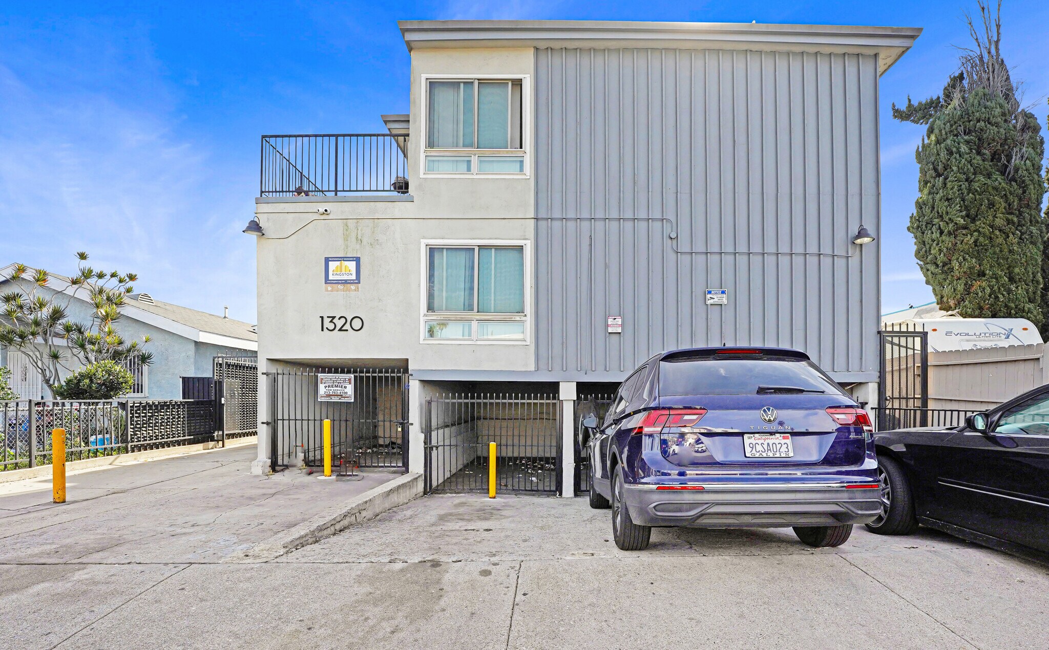 1320 W 97th St, Los Angeles, CA à vendre Photo principale– Image 1 sur 24