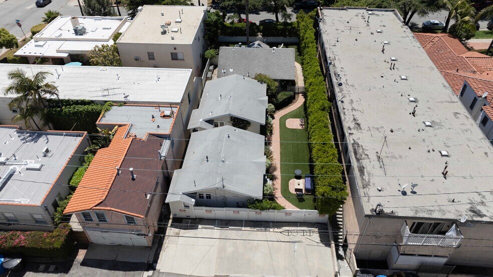 1047 9th St, Santa Monica, CA à vendre - Photo de l’immeuble – Image 2 sur 22