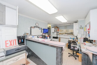 1944-1952 Richmond Terrace, Staten Island, NY à louer Photo intérieure– Image 1 sur 53