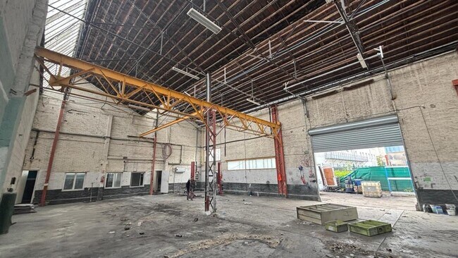 Plus de détails pour Bureau, Local d'activités à louer