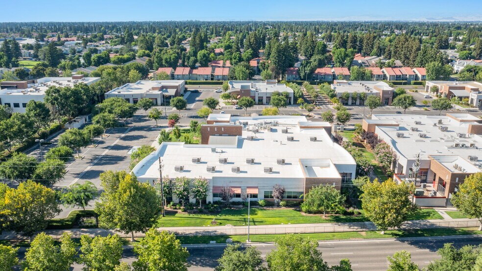 1843 E Fir Ave, Fresno, CA à louer - Photo de l’immeuble – Image 2 sur 13