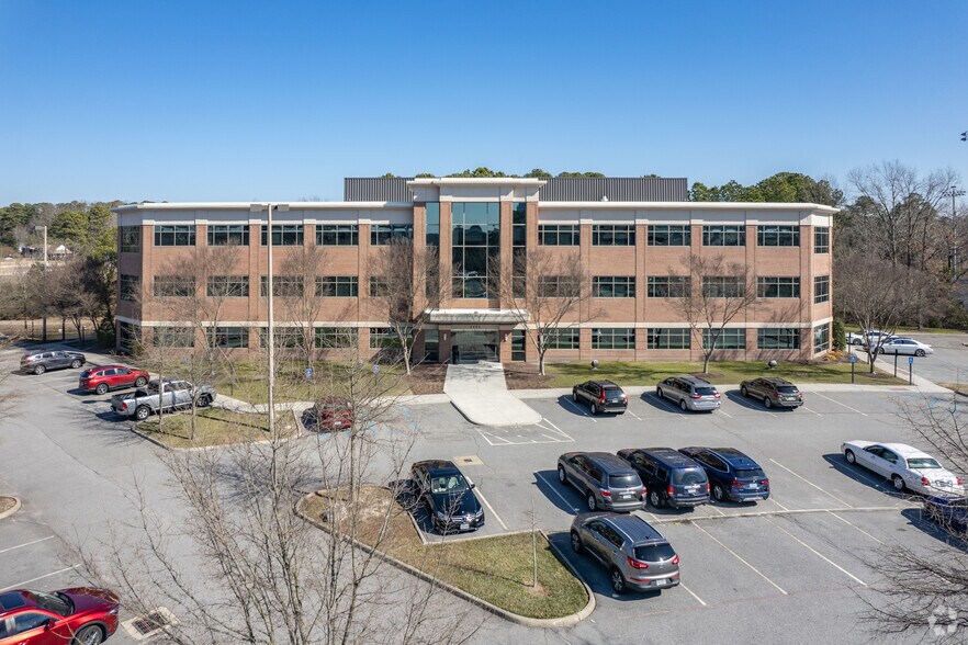 4433 Corporation Ln, Virginia Beach, VA à louer - Photo de l’immeuble – Image 3 sur 8