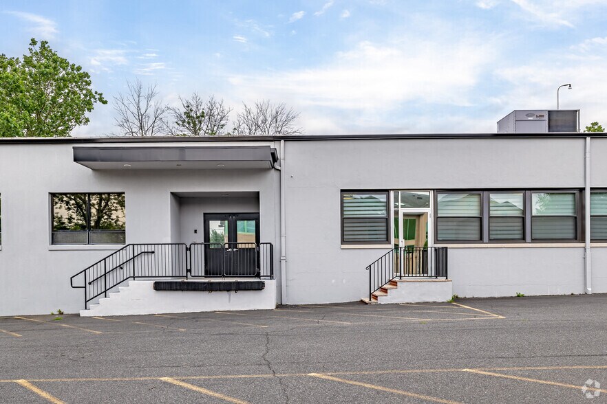 58 E Willow St, Millburn, NJ à vendre - Photo de l’immeuble – Image 3 sur 20
