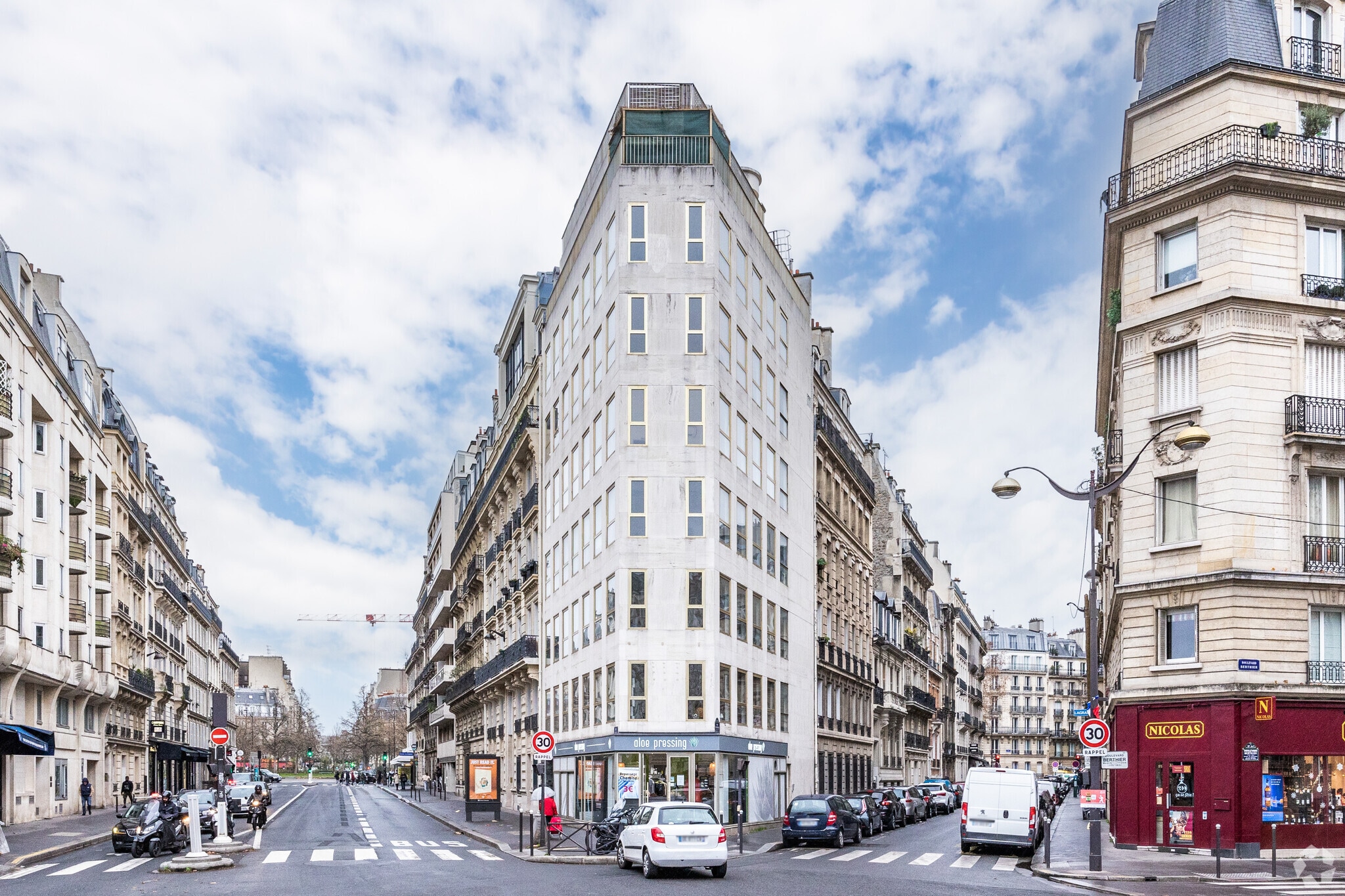 183 Rue De Courcelles, Paris à louer Photo principale– Image 1 sur 4