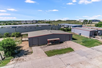 2457 Interstate Park Dr, Buda, TX à louer Photo de l’immeuble– Image 1 sur 10
