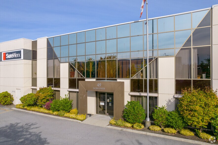 49 Schooner St, Coquitlam, BC à louer - Photo de l’immeuble – Image 3 sur 4