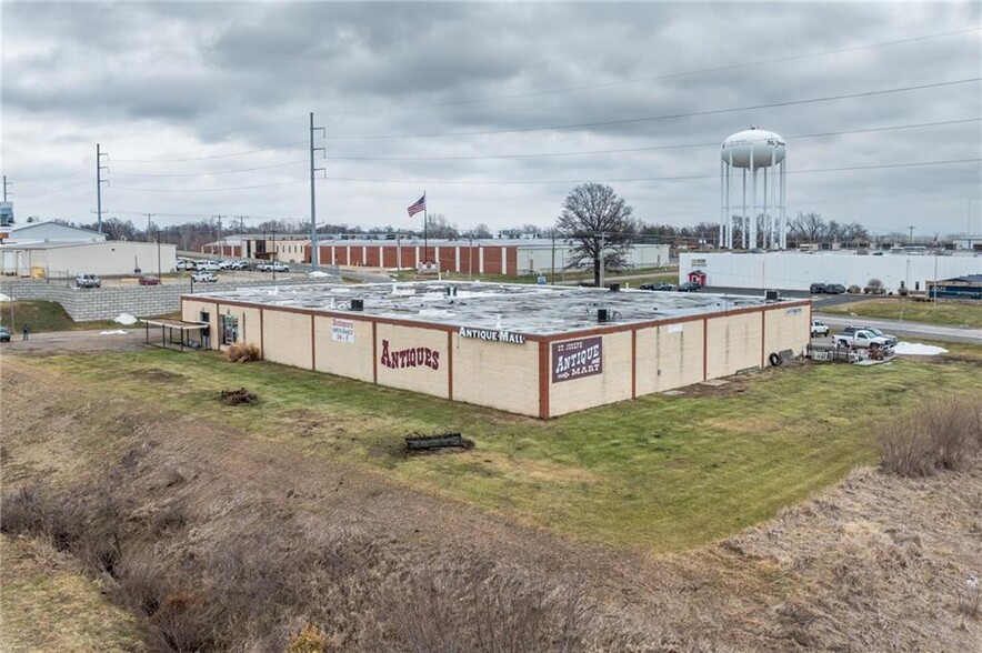 3600 S Leonard Rd, Saint Joseph, MO à vendre - Photo de l’immeuble – Image 1 sur 7